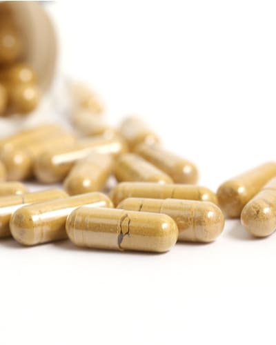 рассыпанные таблетки из упаковки